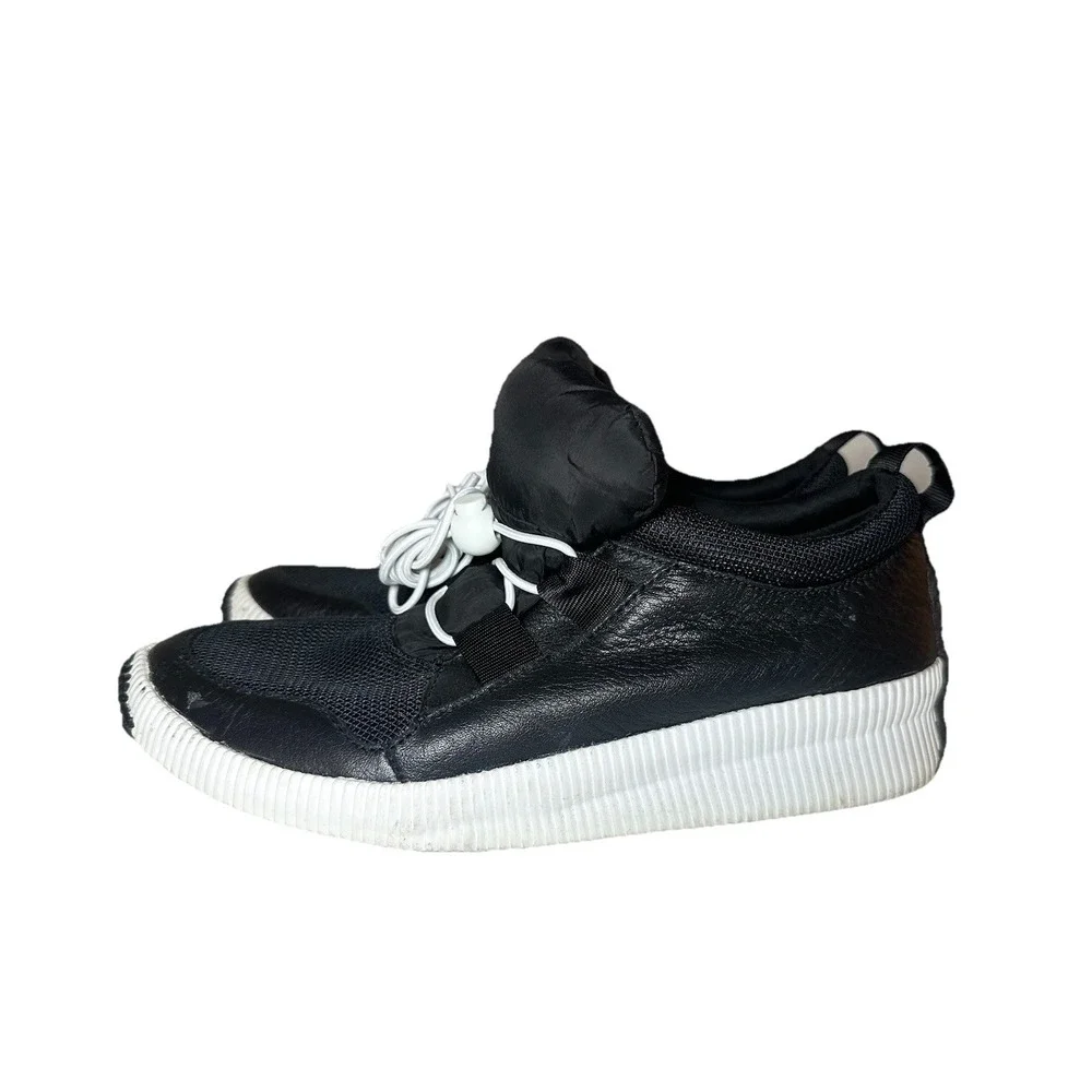 SOREL Women's Out N About Black White Street Sneakers Waterproof Shoes SIZE 9‎